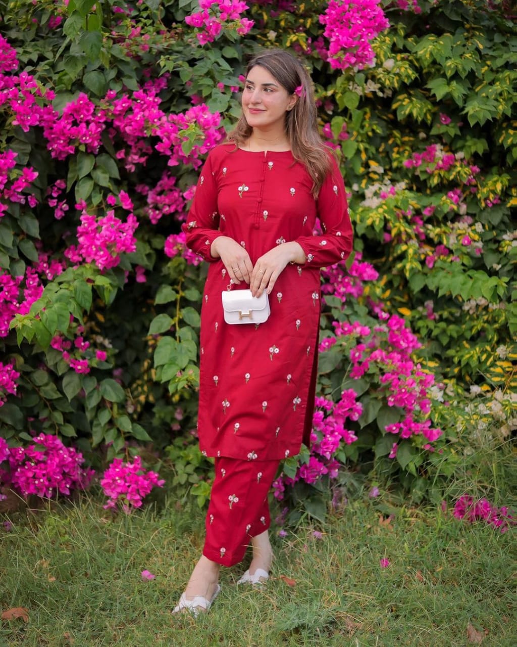Petal Embroidary 2pcs